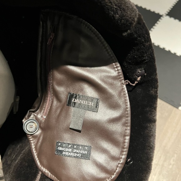 Danier Lamb Shearling car length coat - Picture 7 of 10